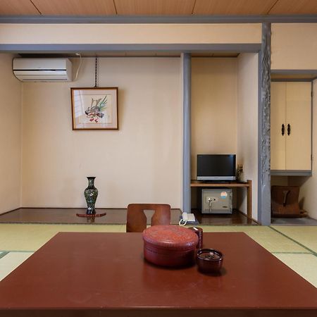 Отель Sakadojo Minamiuonuma Экстерьер фото