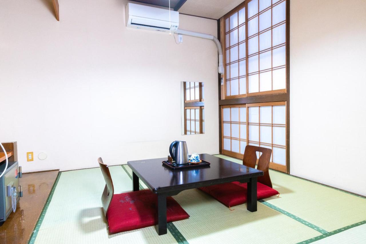 Отель Sakadojo Minamiuonuma Экстерьер фото