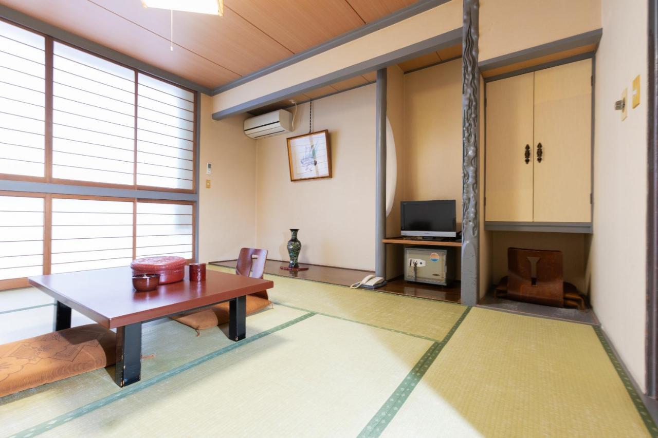 Отель Sakadojo Minamiuonuma Экстерьер фото