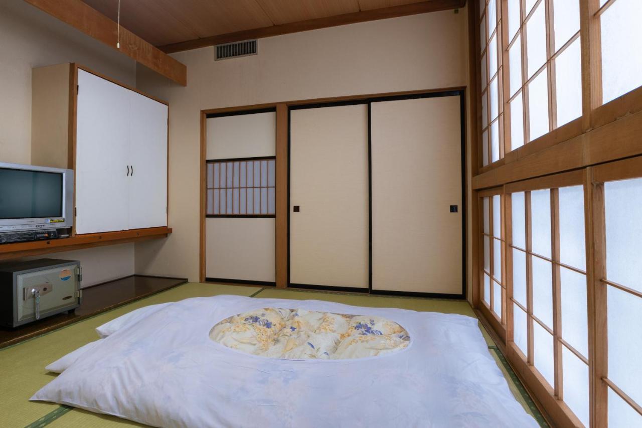 Отель Sakadojo Minamiuonuma Экстерьер фото