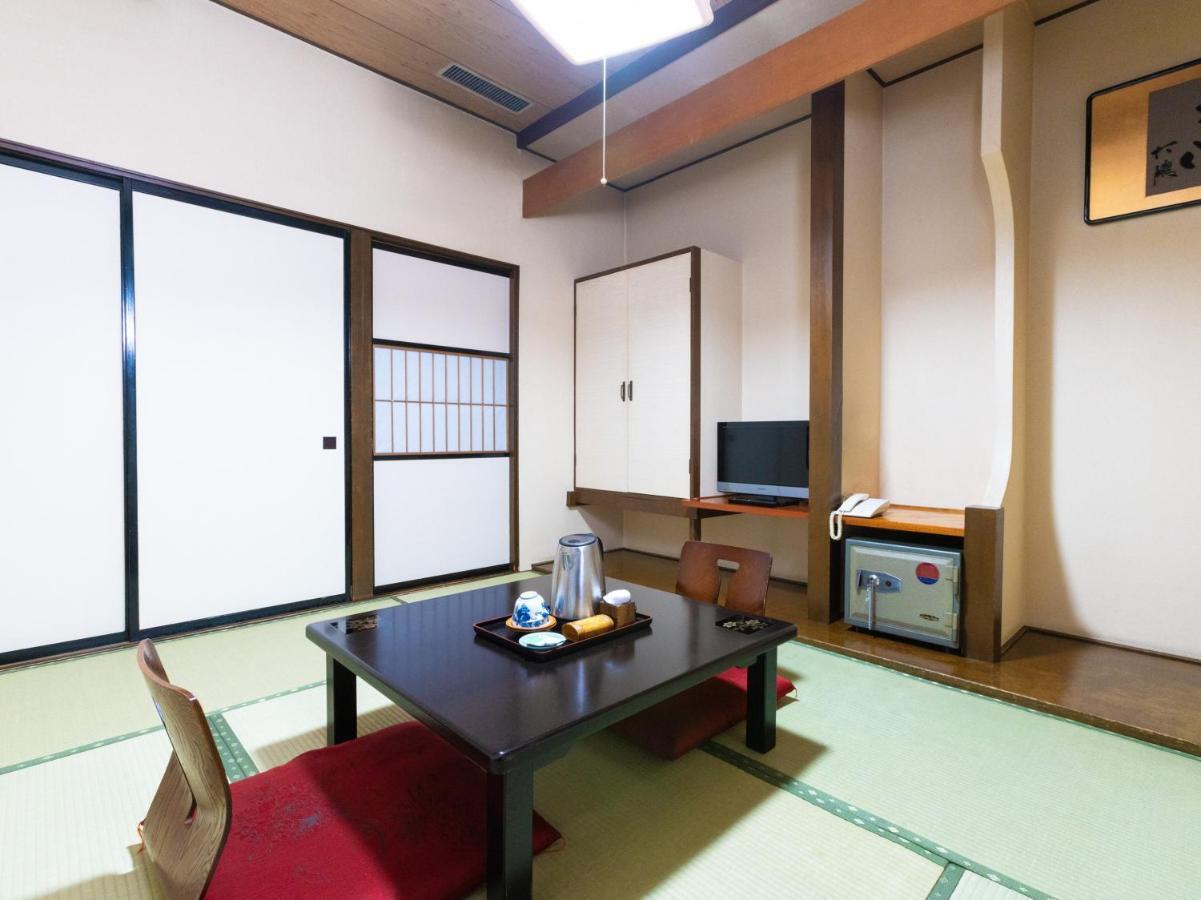 Отель Sakadojo Minamiuonuma Экстерьер фото