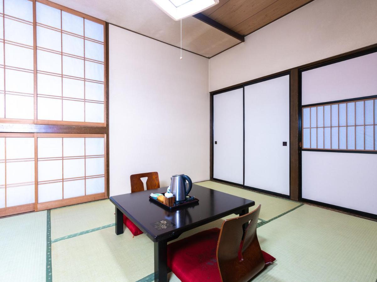 Отель Sakadojo Minamiuonuma Экстерьер фото
