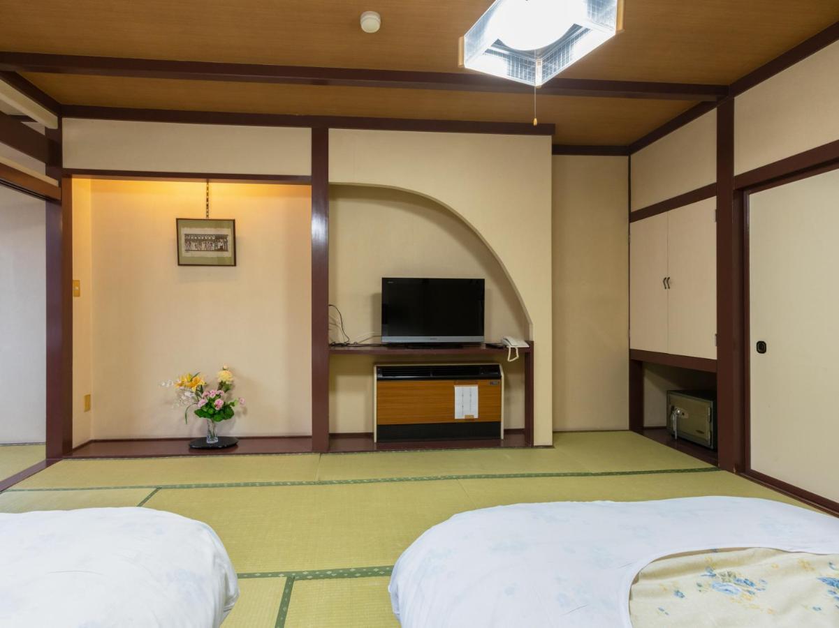 Отель Sakadojo Minamiuonuma Экстерьер фото