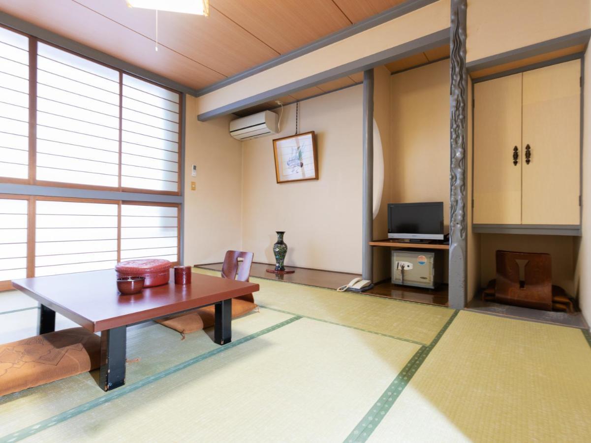 Отель Sakadojo Minamiuonuma Экстерьер фото